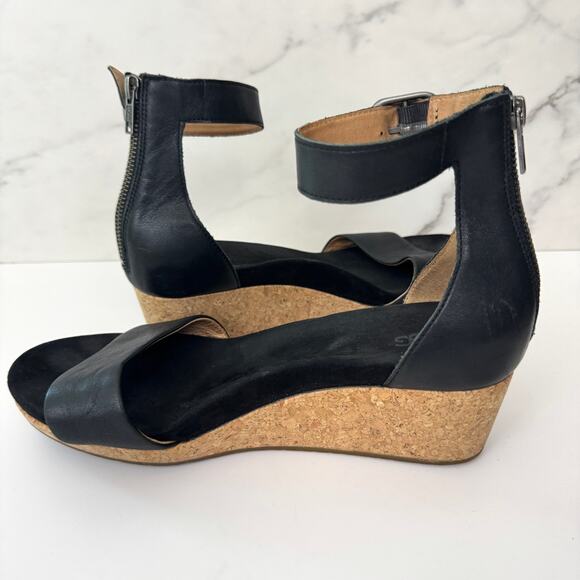 UGG Womens Zoe II Wedge Sandal Size 10 Leather MInimal Cushioned Comfort Black - Picture 2 of 10